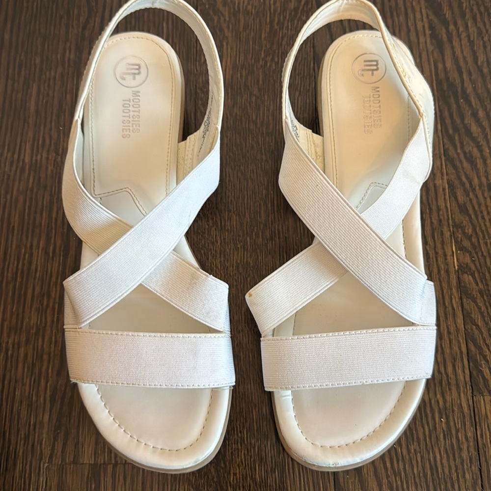 π΄π΄ Mootsies Tootsies Ladies White Sandal Sz 9 - Picture 2 of 6